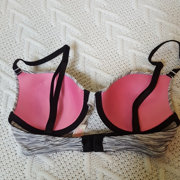 Pink Bras (2) - Picture 3 of 6